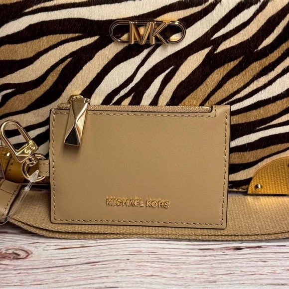MICHAEL KORS Estelle Small Trunk Crossbody - Picture 6 of 7